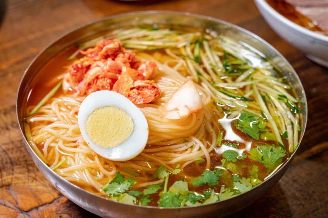 夏季美食避暑胜地,十个避暑胜地带你逃离酷热天气