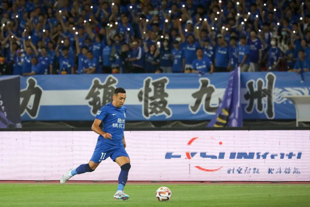 武汉三镇主场观众人数,武汉三镇足球主场球馆