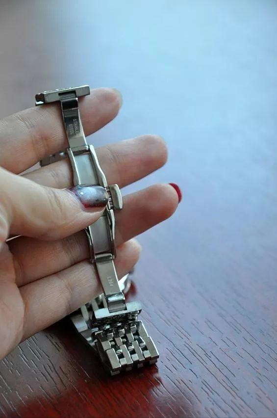 天梭和浪琴哪个性价比高,天梭和浪琴哪个牌子好