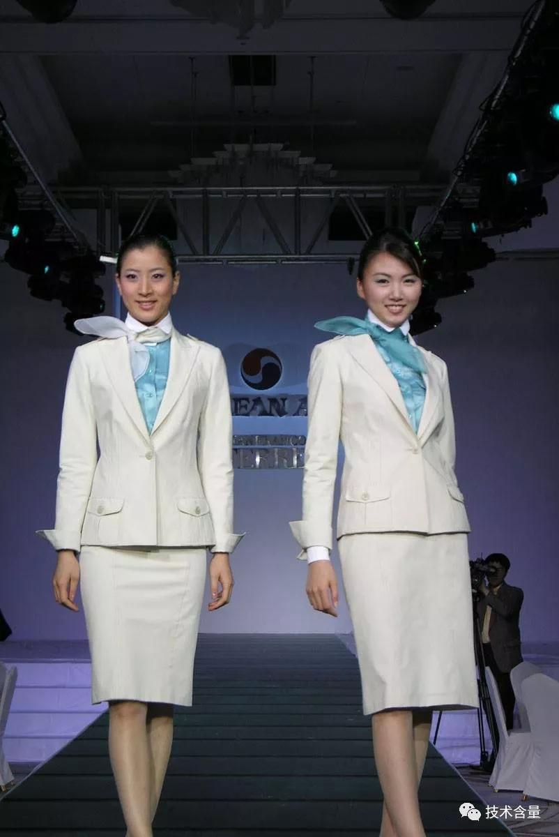 空姐制服每个年代的设计理念,中国国际航空空姐制服设计