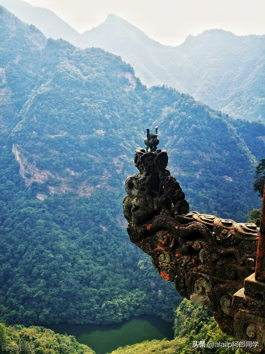 （杂谈知识点）烧香有哪些忌讳和禁忌？道教为何不提倡烧檀香？