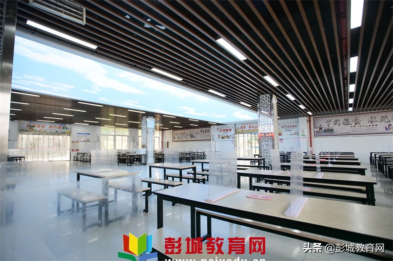 鍚嶅笀浜戦泦,鍚嶅笀鑽熻悆甯堣祫闆勫帤