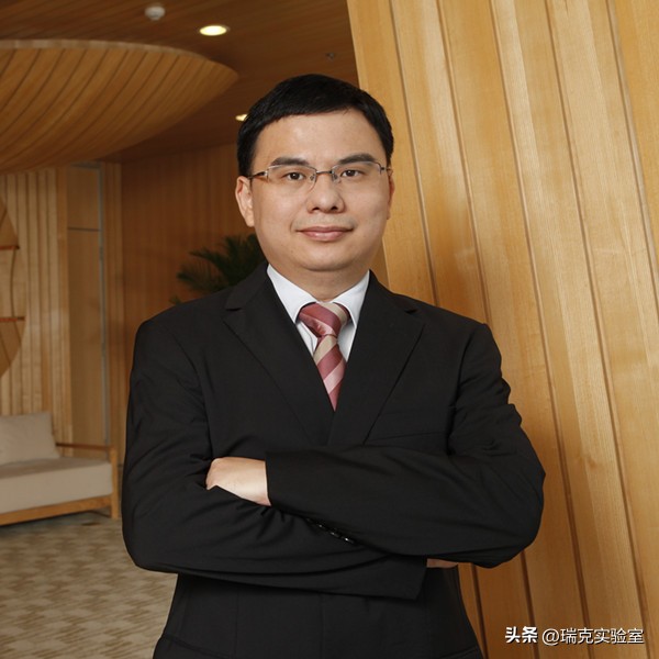 东莞最低调富豪：坐享亿万身家，出门开20万的车：我成就了马化腾