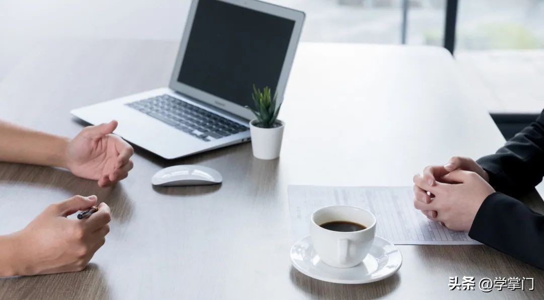 面试的时候面试官问一些技术难题,面试问题答不出也能通过