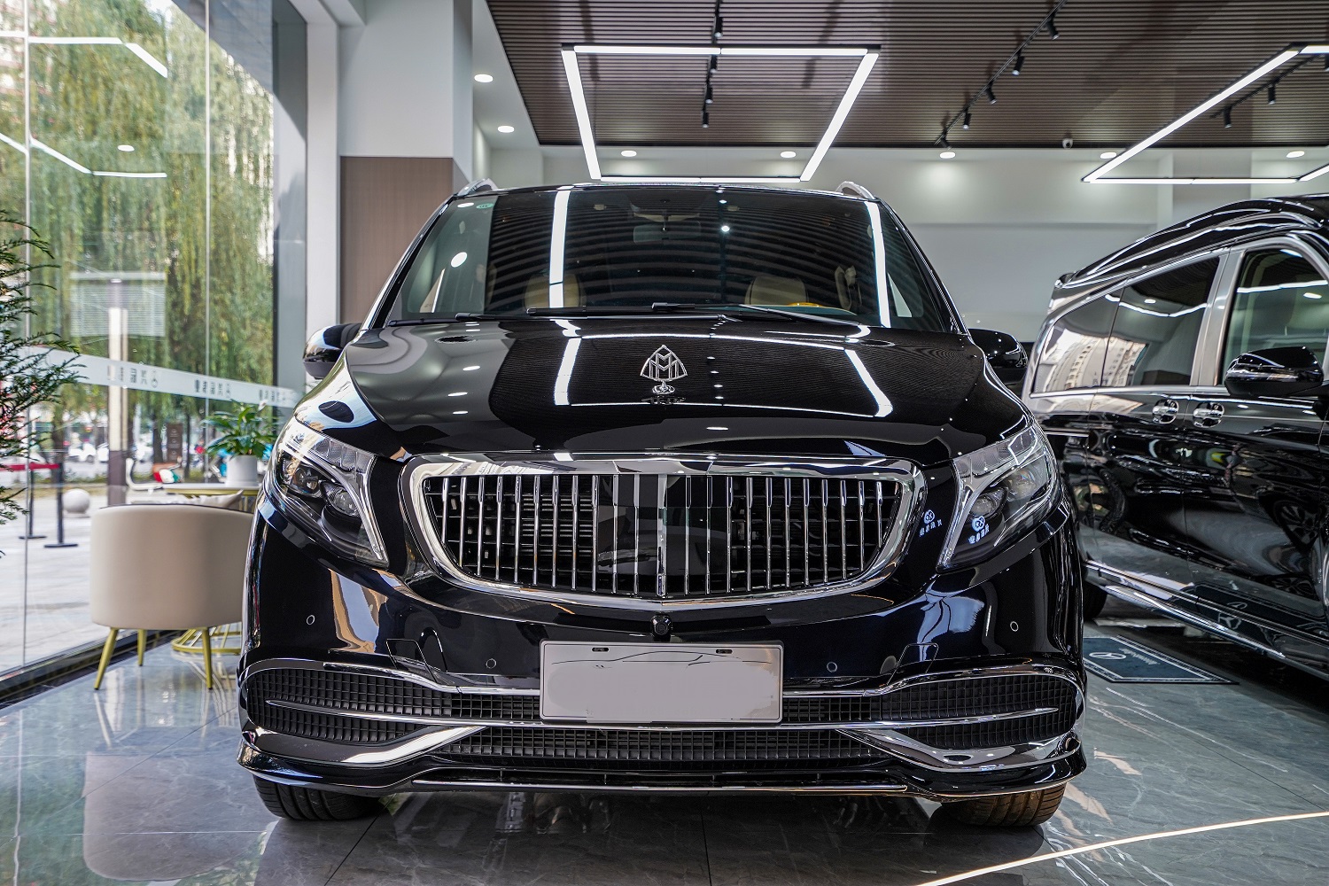 奔驰mpv商务车7座威霆和v260,奔驰mpv威霆五座落地价