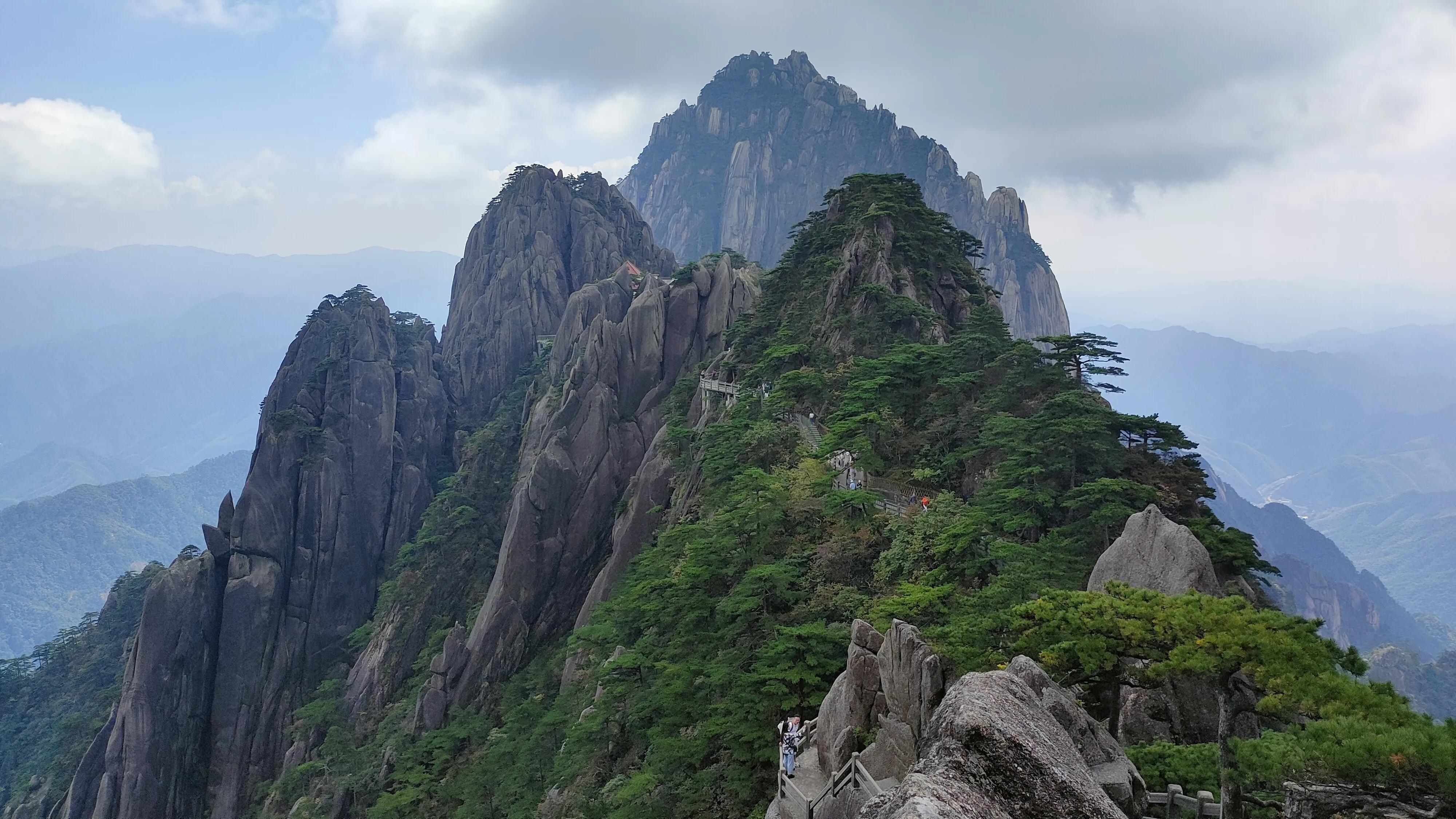 黄山北站到黄山风景区怎么坐车,黄山和黄山北哪个离黄山风景区近