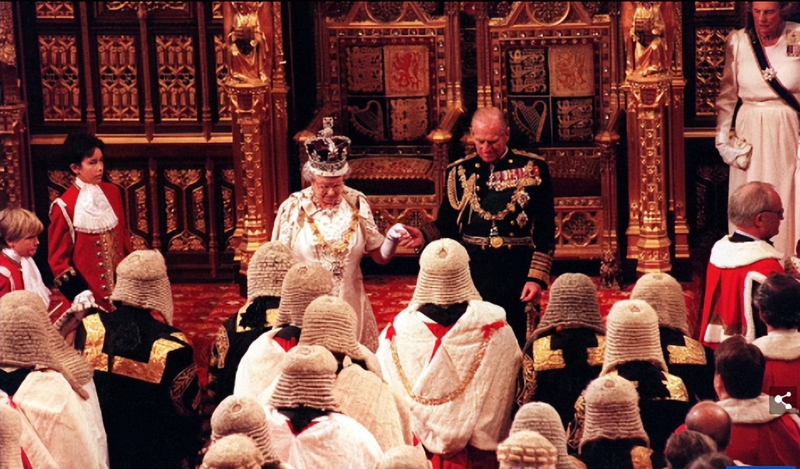 登基70周年！每年一张照片带你回顾女王的传奇人生