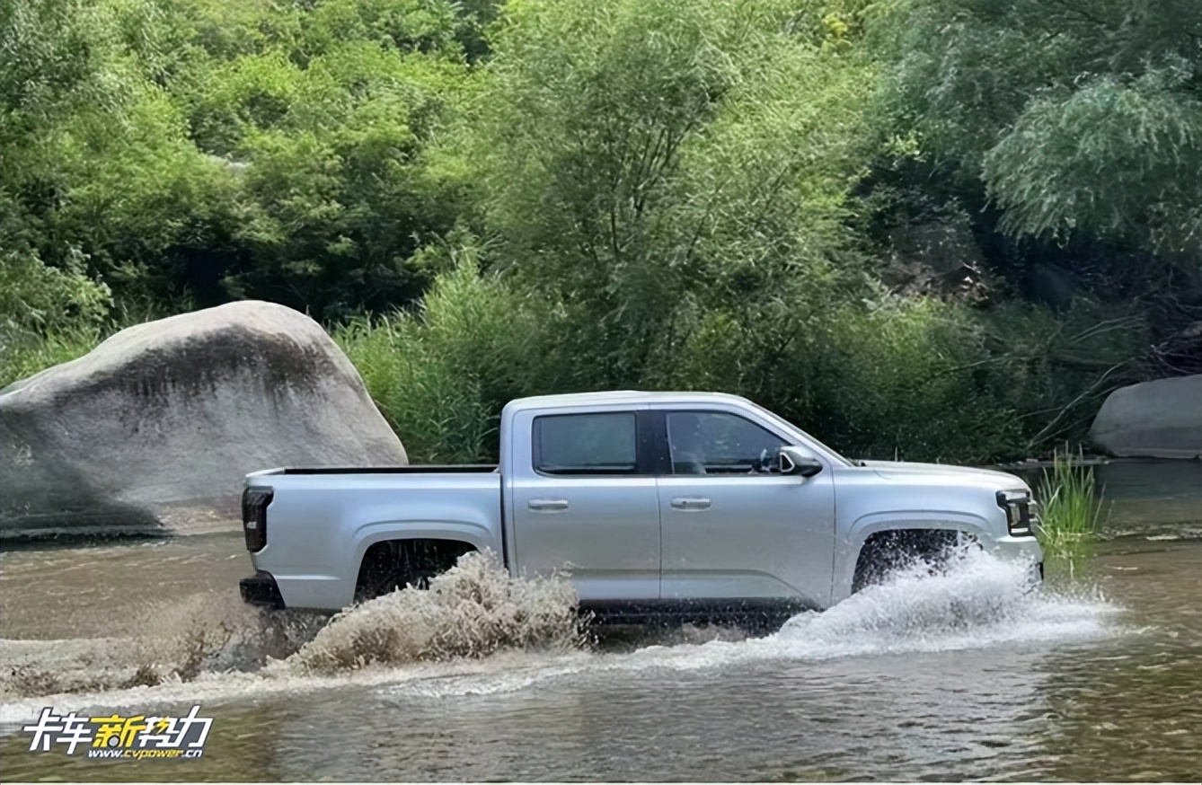 江铃大道汽油越野版测评,江铃大道越野试驾视频