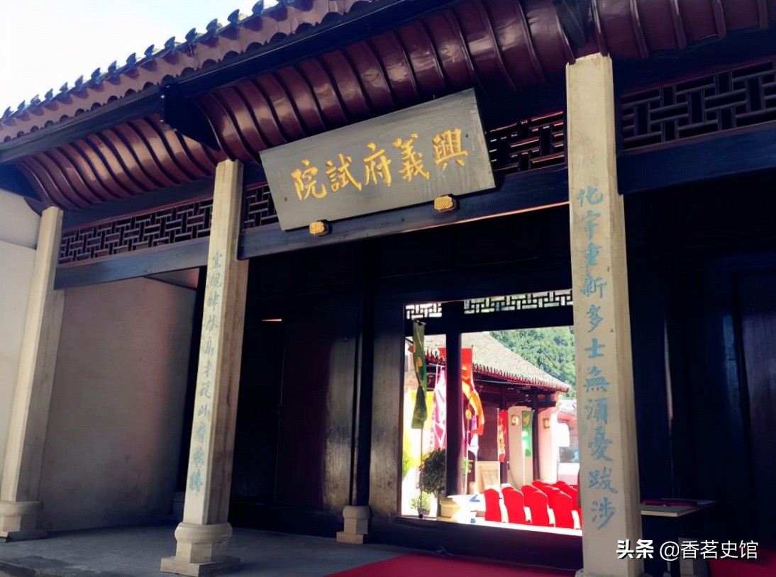 明清时期科举秀才考试一年几次,县试府试乡试会试殿试