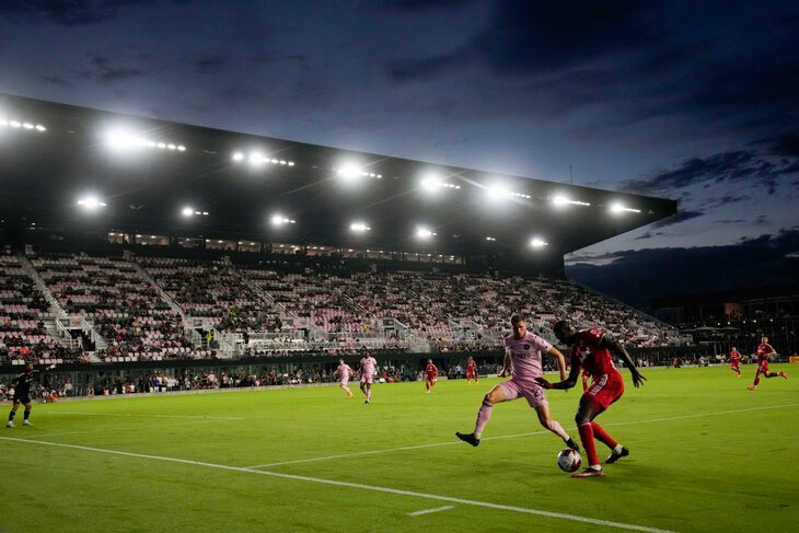 梅西最新队友,梅西新队友马丁内斯