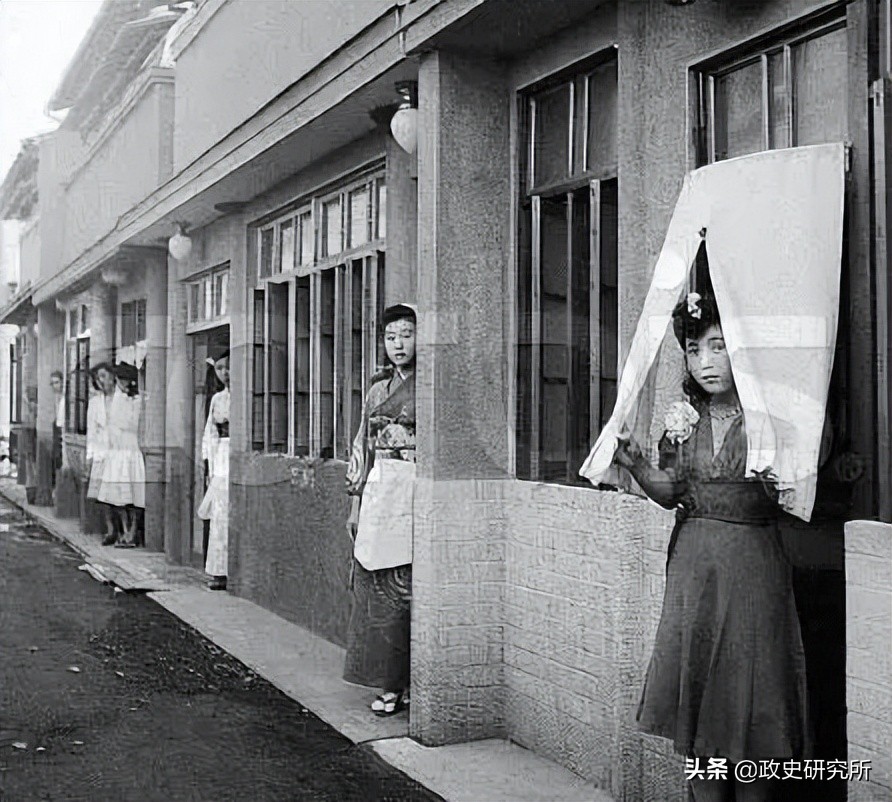 每年创收700亿美元，AV电影风靡全球，日本色情业为何如此发达？