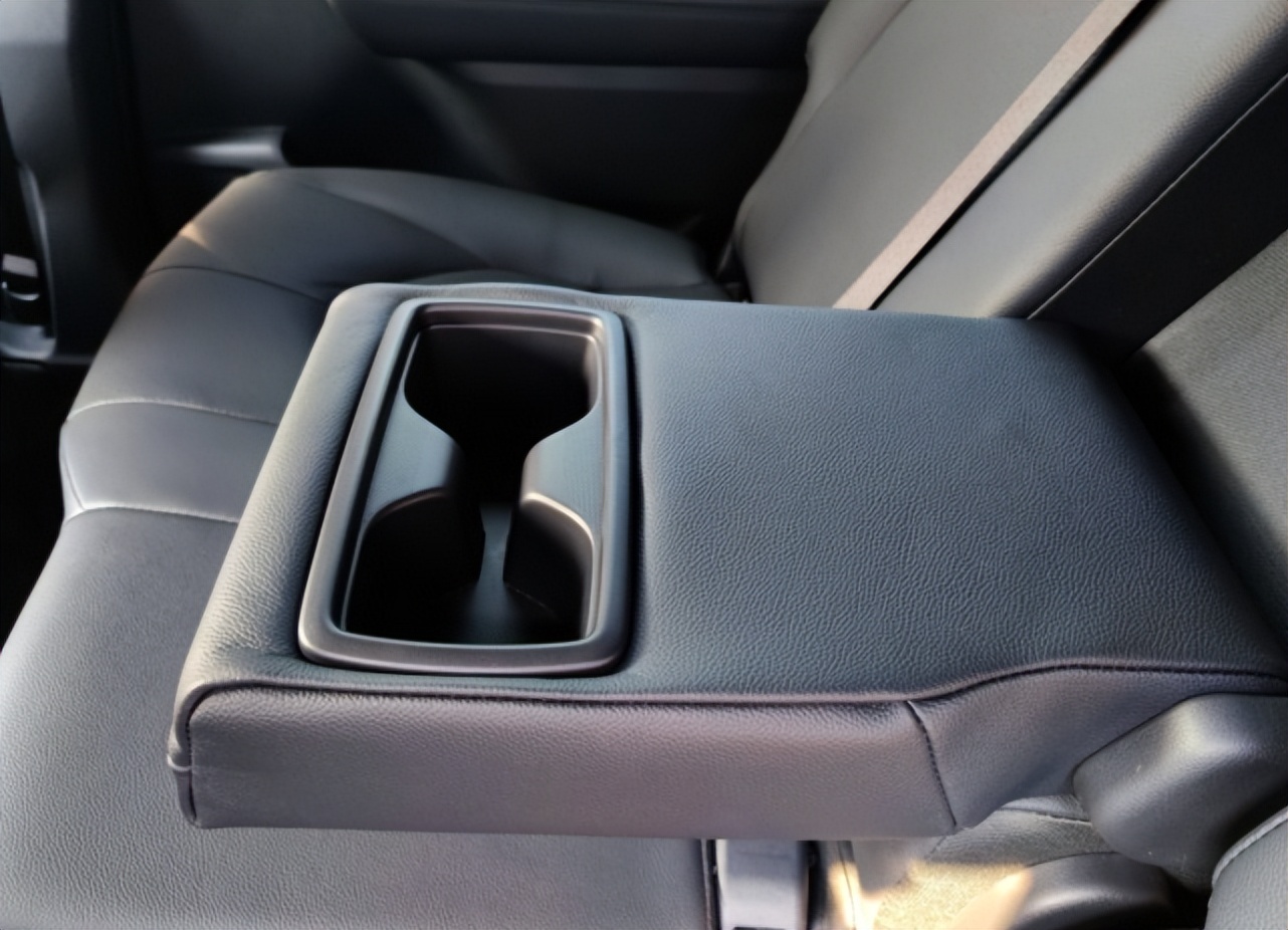 丰田皇冠陆放长途油耗多少,皇冠陆放燃油版2.0真实油耗