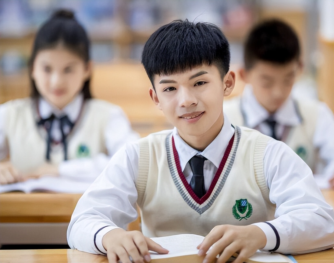 儿童身高表出炉看下你家娃合格吗,23年最新儿童身高标准