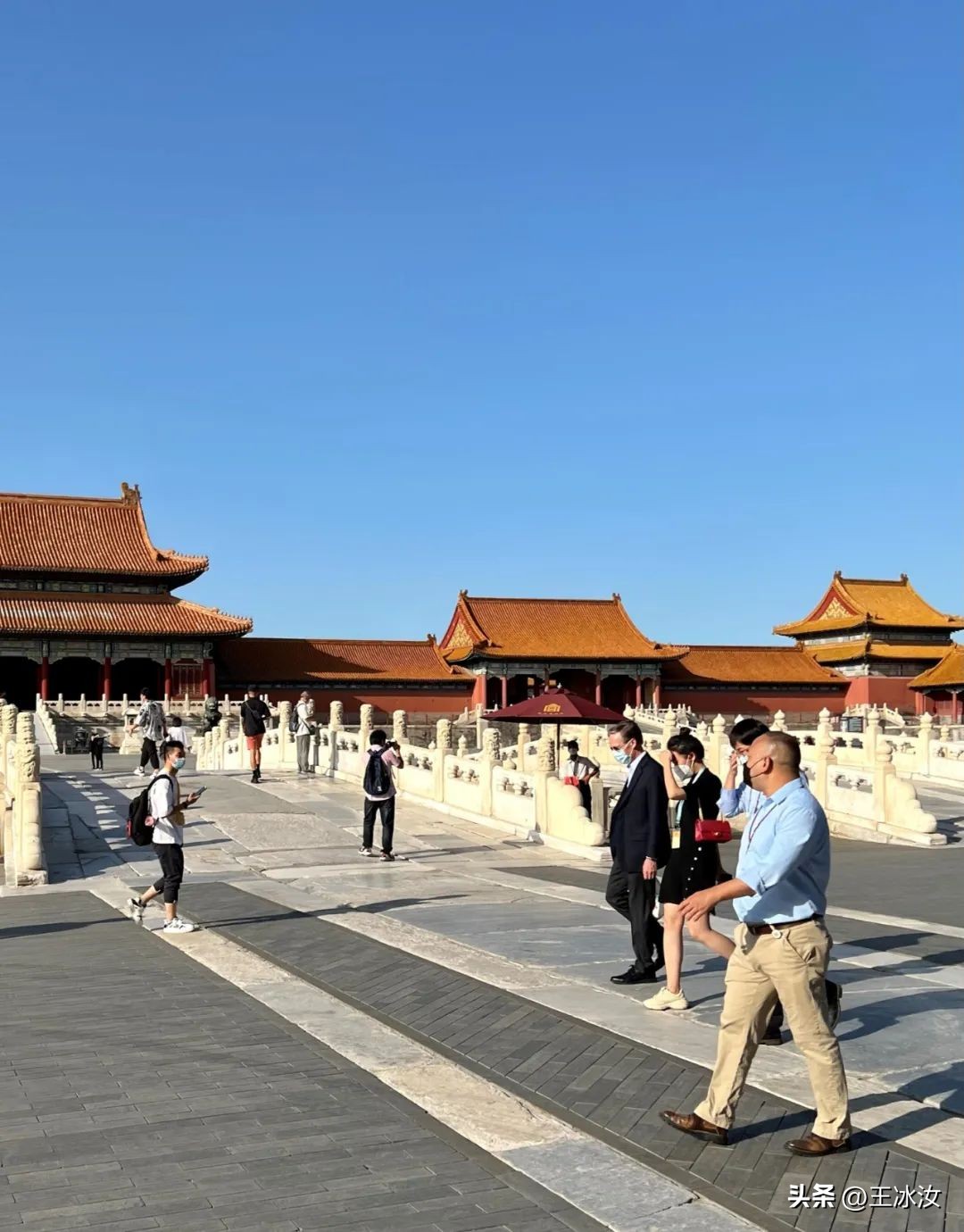 美国大使坐高铁,美国大使乘坐中国高铁