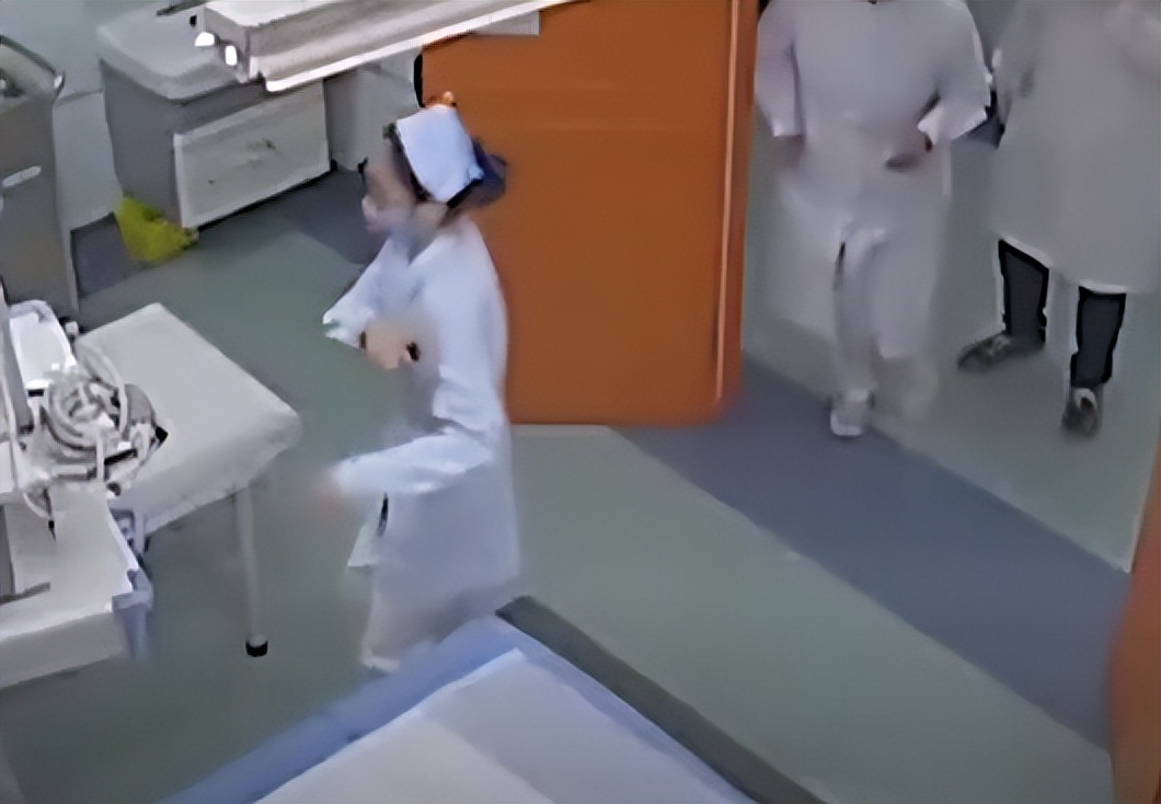 3岁男童补牙意外身亡母亲崩溃,3岁男孩补牙死亡