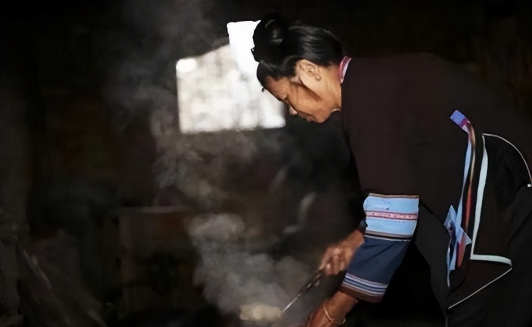 石奶引：16岁时因长得太美出现在1元纸币上，如今怎样了？