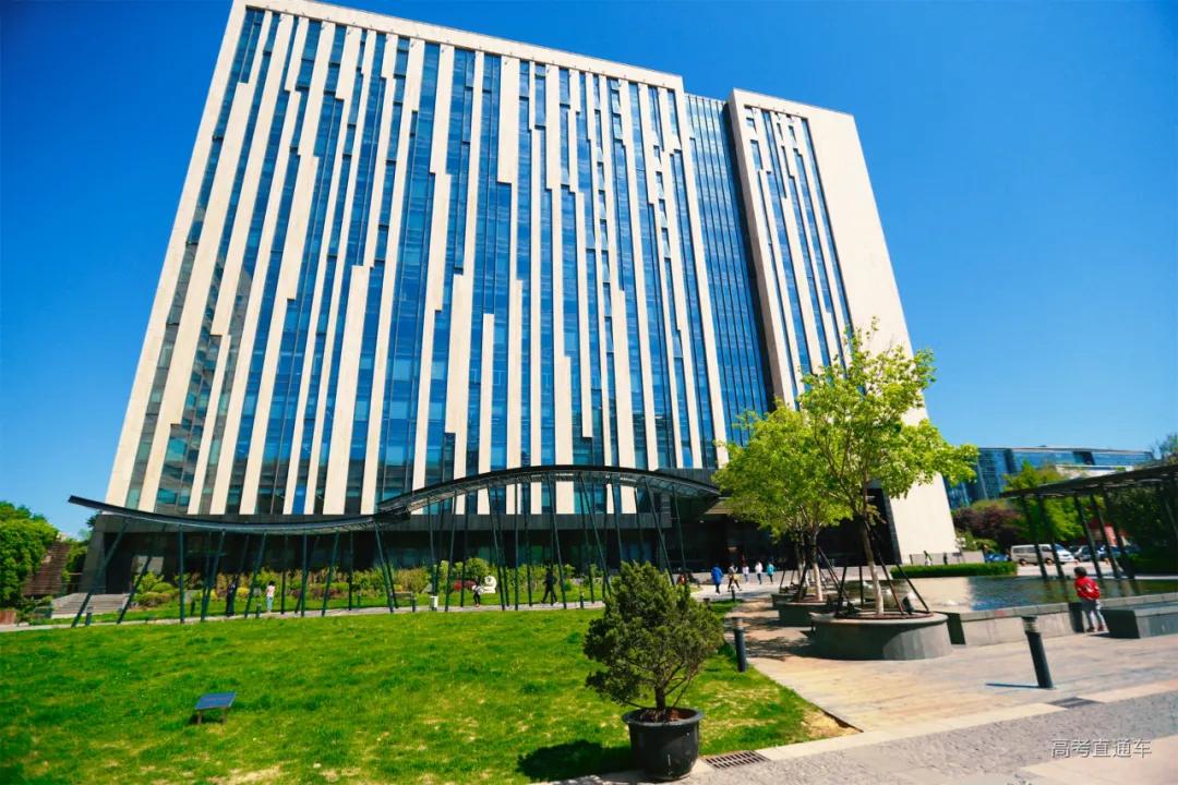 学院真的不如大学吗,学院一定不如大学吗