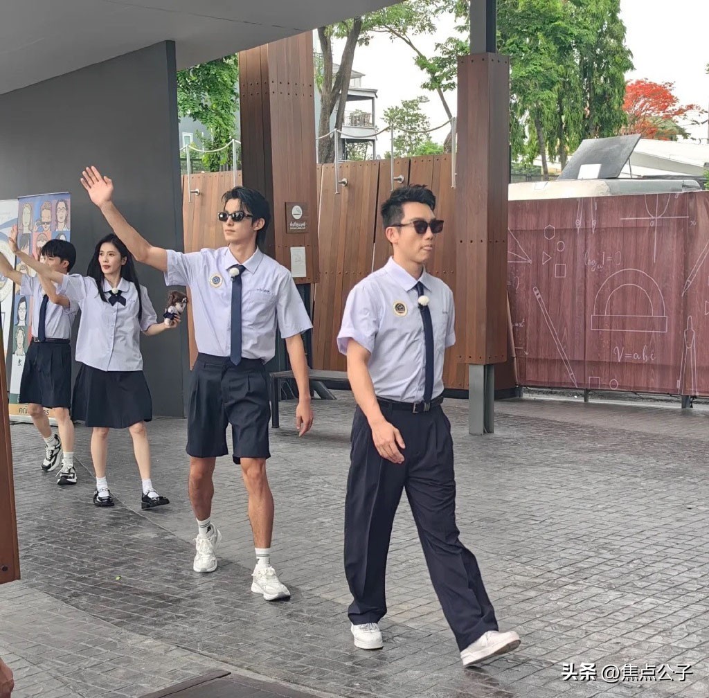 跑男杨颖蔡徐坤同台,跑男现场蔡徐坤杨颖