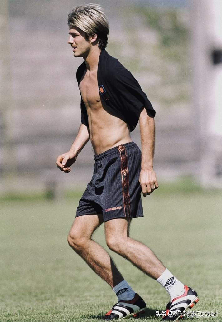 阿迪达斯猎鹰4足球鞋测评,阿迪达斯2024款猎鹰足球鞋测评