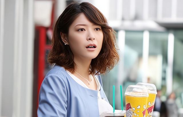 和小鲜肉婚姻三年,我学会修电灯、通下水:老妻少夫就是一场炼狱