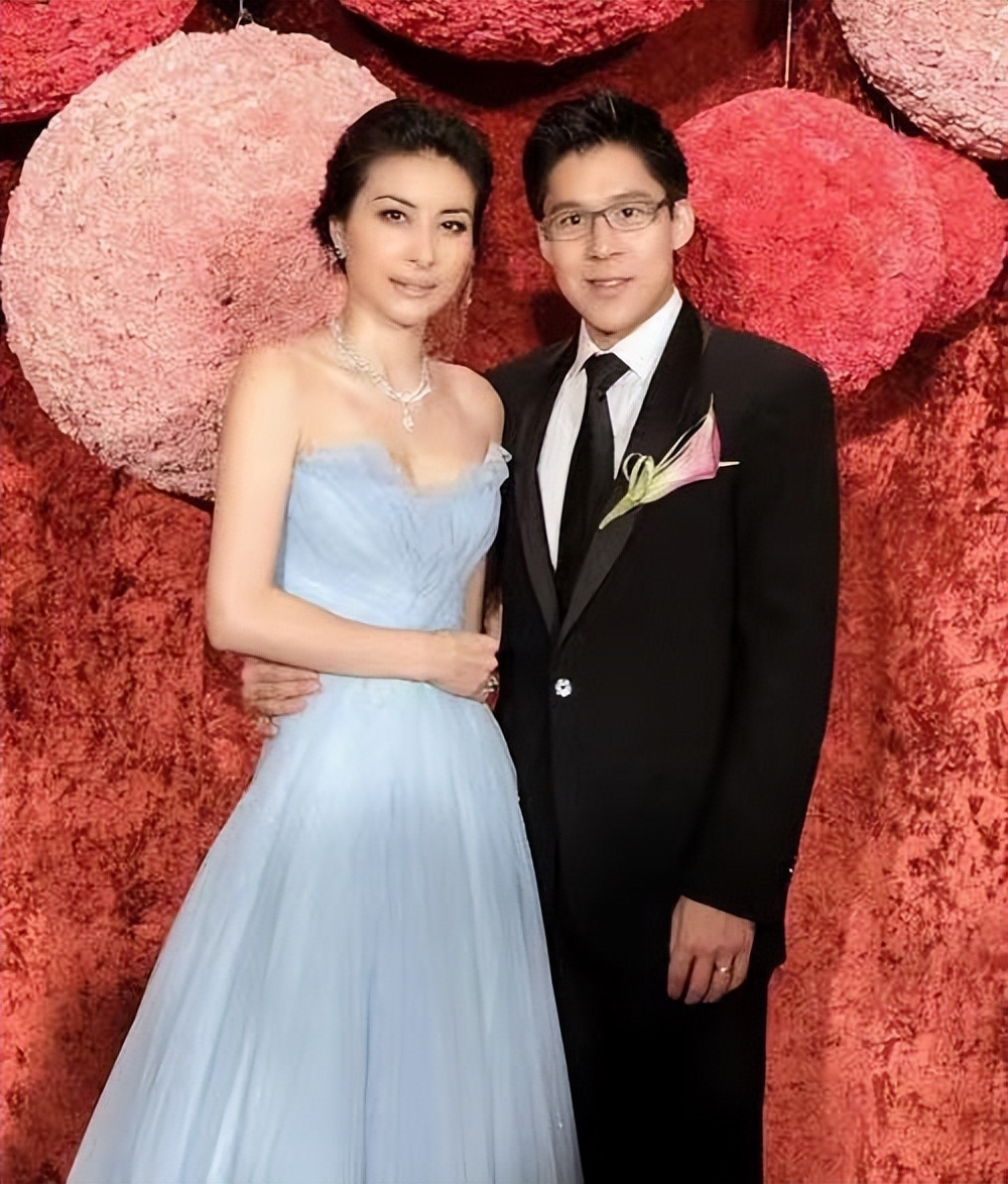 九球天后潘晓婷个人简历,38岁九球天后潘晓婷颜值惊艳全球