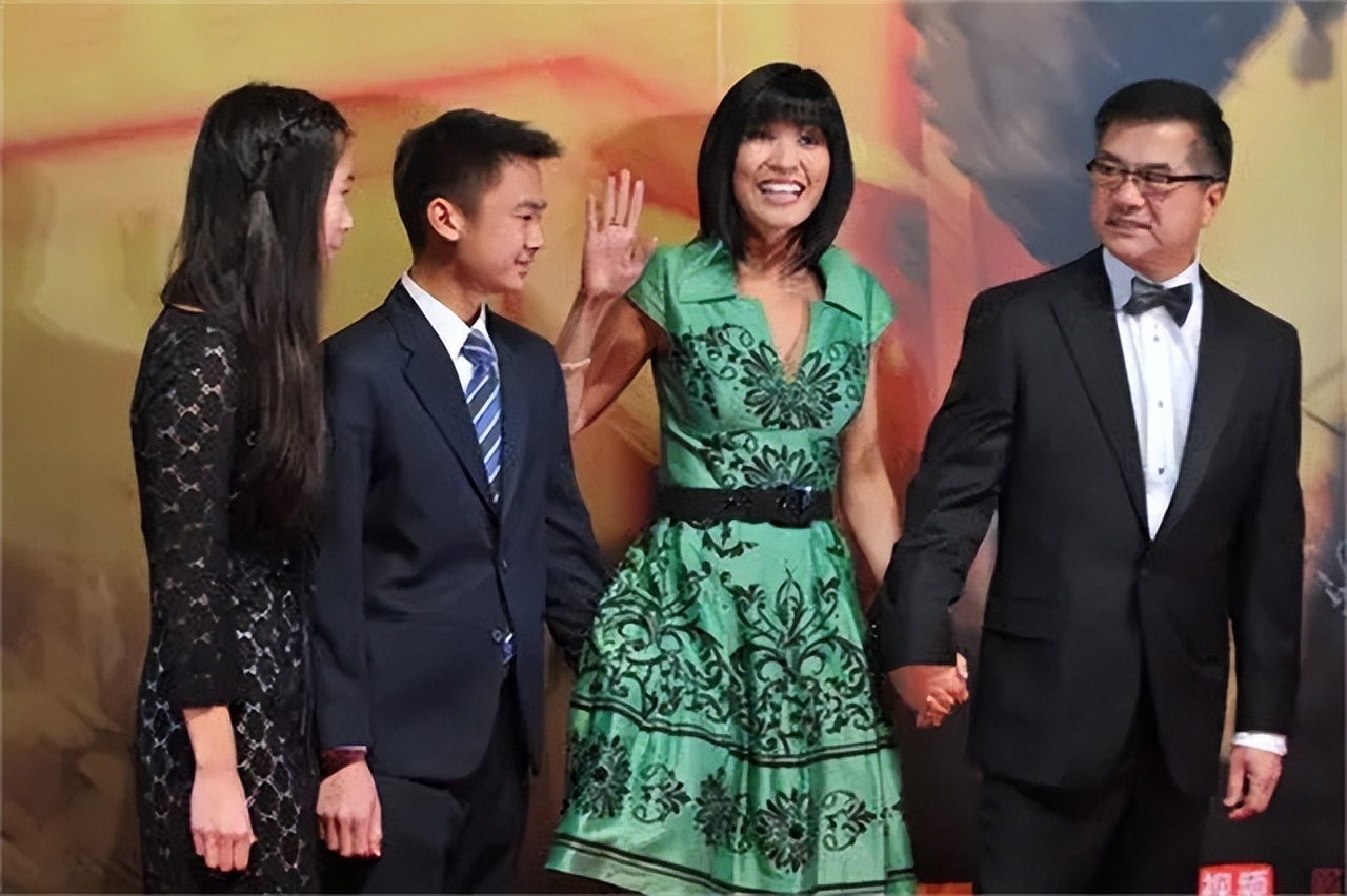 骆家辉之前的美国驻华大使,骆家辉前任大使