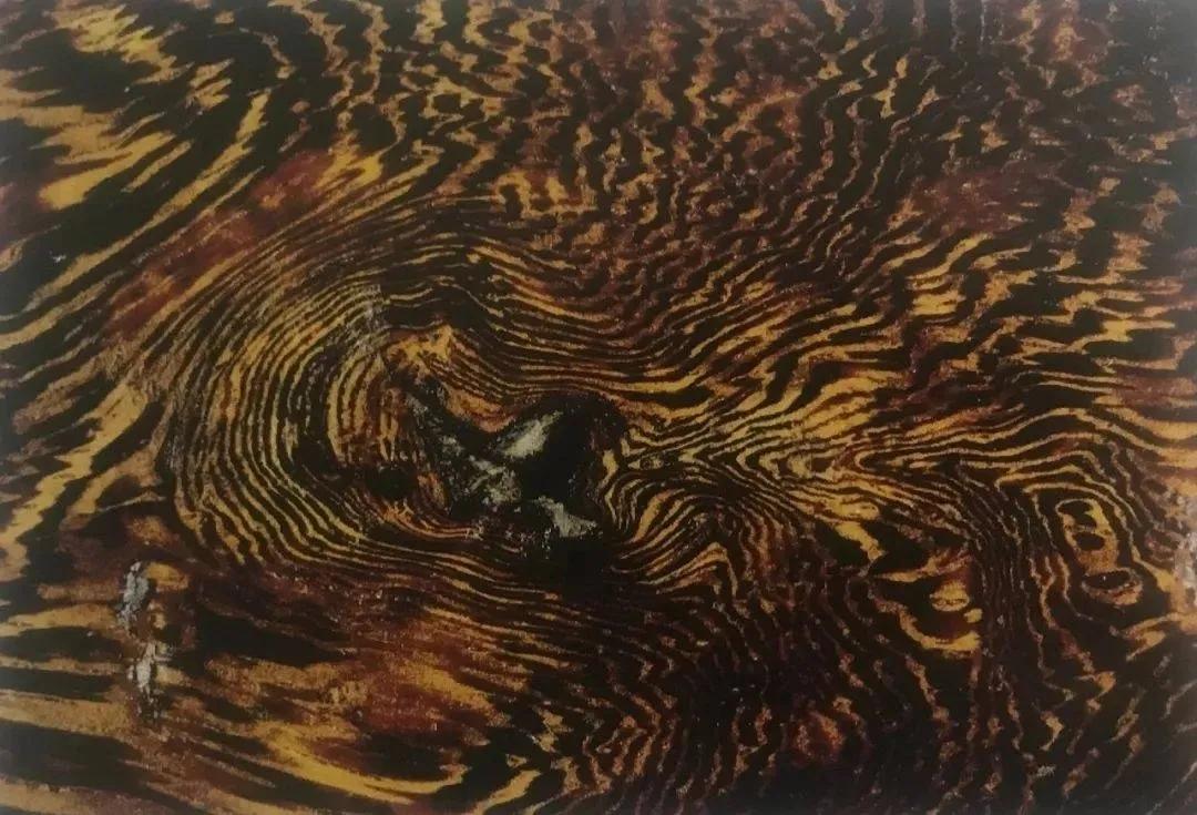 鸡翅木入选红木理由,鸡翅木最廉价的红木