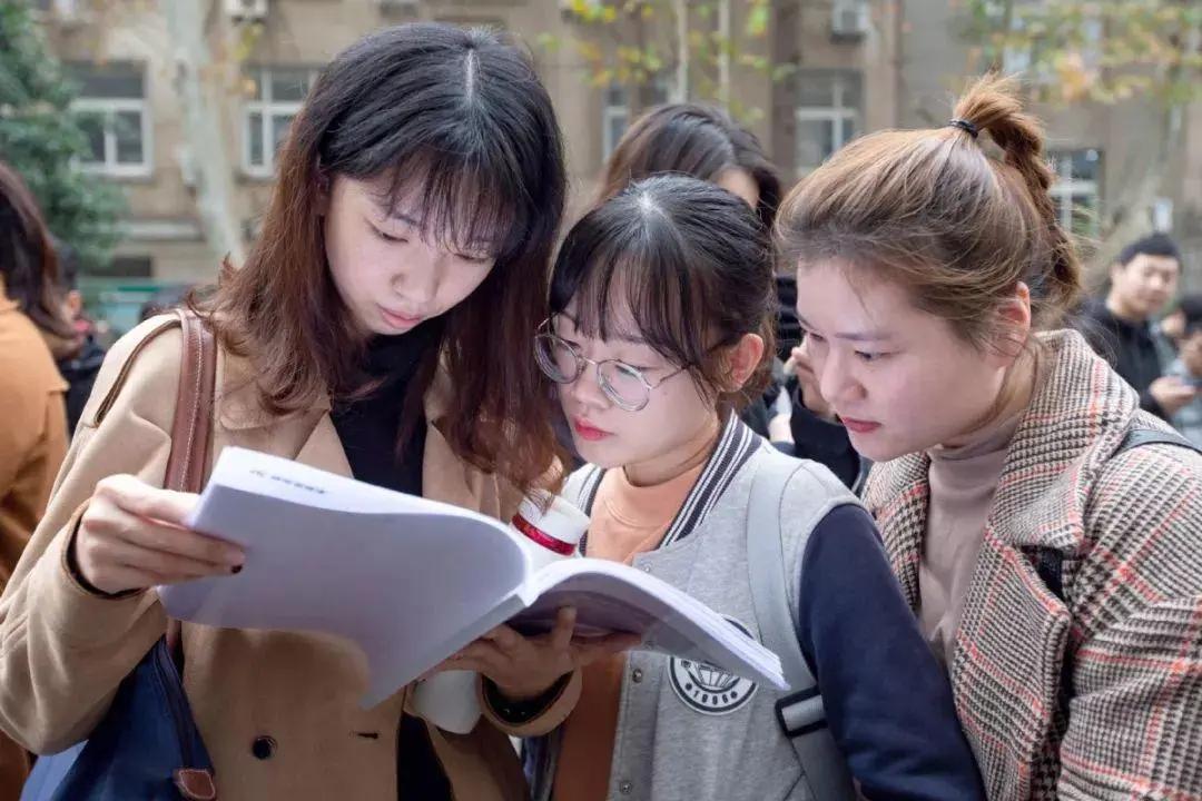 补录热潮来袭！公务员考试最后的闪光机会，你准备好了吗？