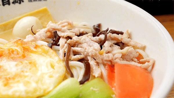 蒙自源过桥米线云南正宗第一名,云南蒙自第一碗米线