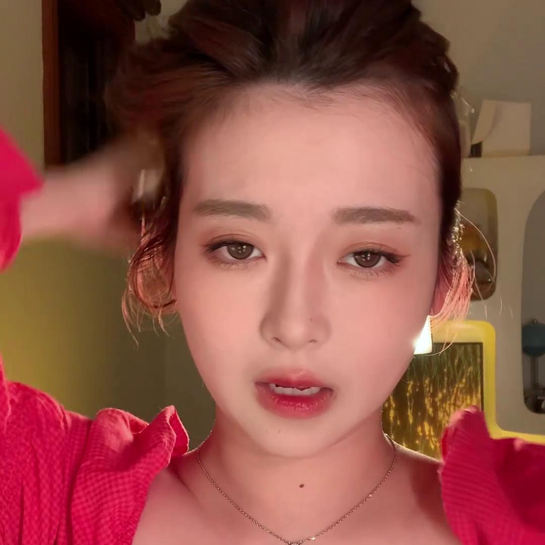 40岁减龄发型大圆脸短发卷发,2021最火短发减龄发型锁骨卷发