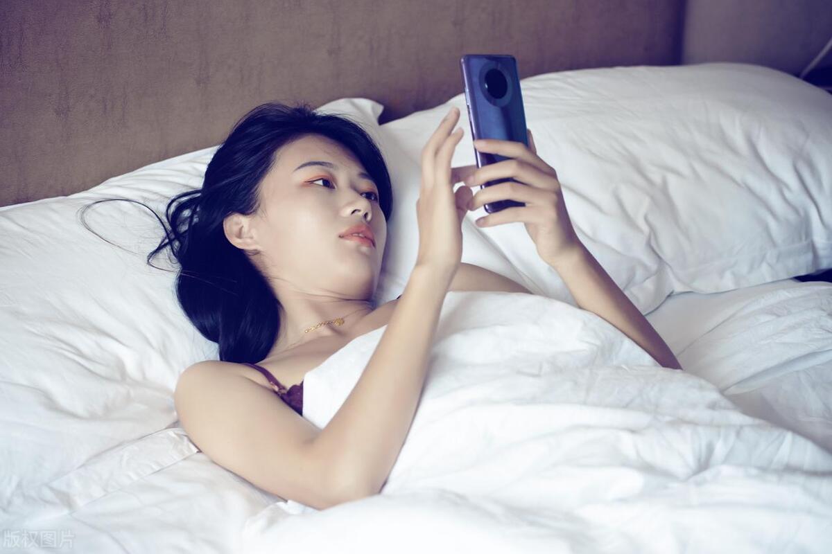 揭秘皮肤暗黄原因与治疗方案：医美的光明魔力