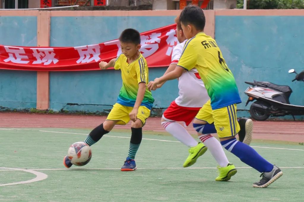 中山市校园足球联赛初中组,中山区第11小学总校直播足球比赛