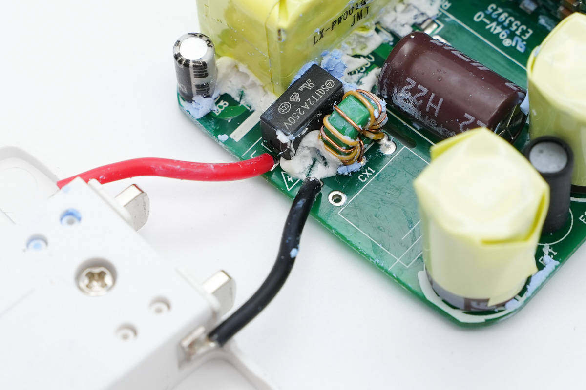 aohi奥海30w氮化镓充电器拆解,倍思氮化镓三代65w充电器拆解视频