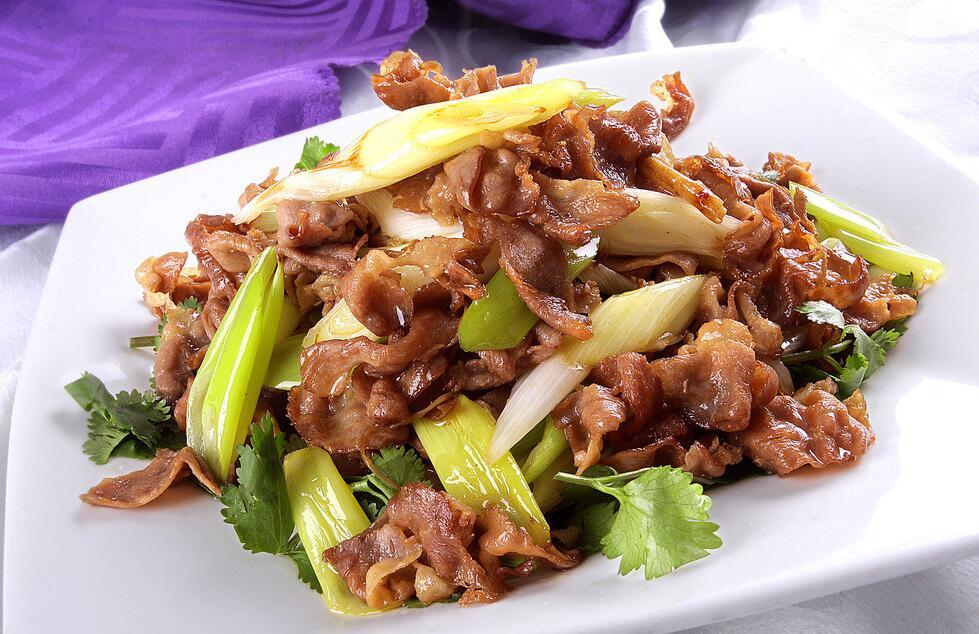 孜然羊肉炒洋葱怎么做好吃,孜然羊肉用什么部位的肉好吃