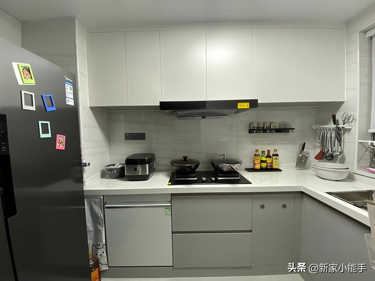 太幸福了!她负责装修的新房终于乔迁啦,全屋极简又耐看还省钱!