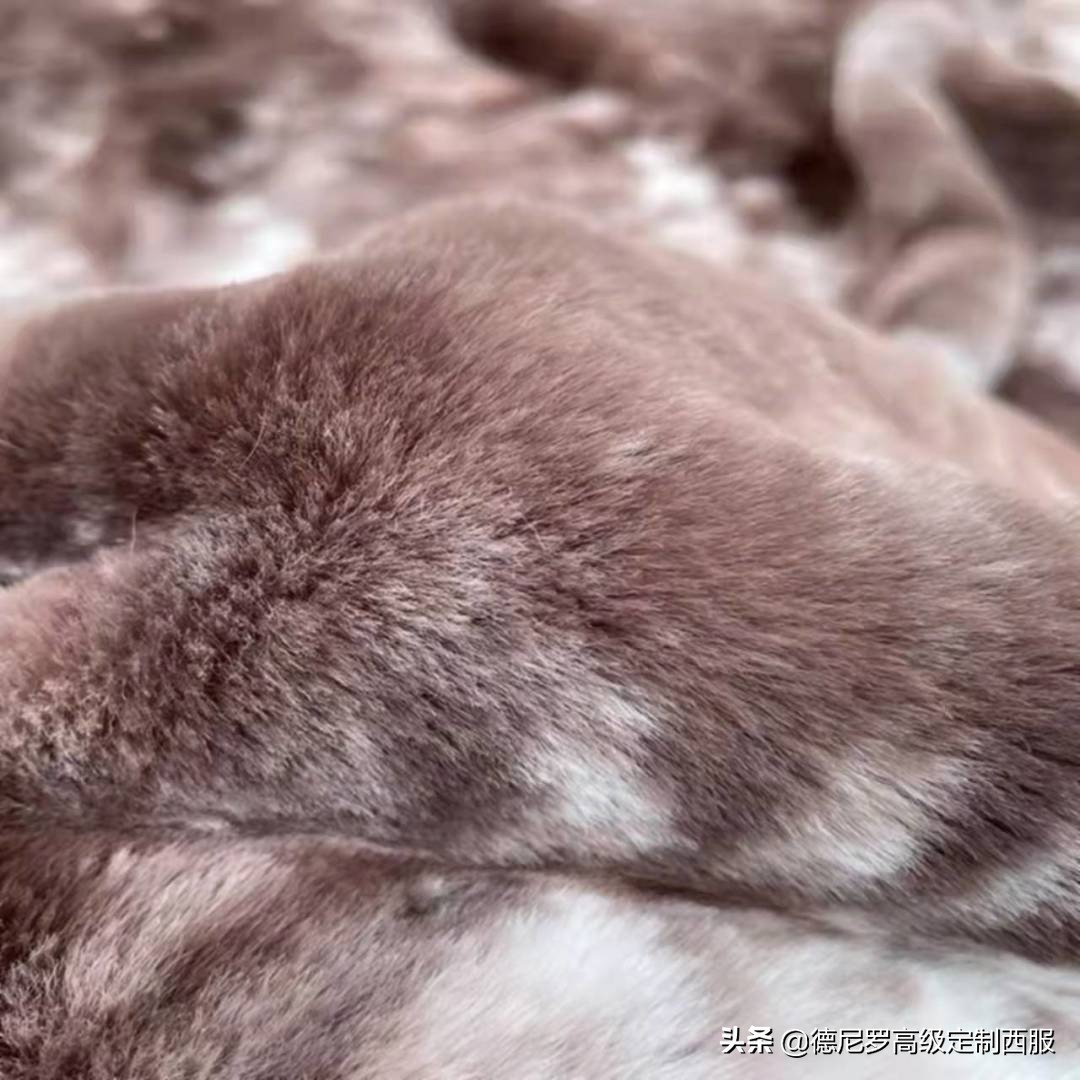 羊毛大衣的面料讲解,如何从面料上看出纯羊毛大衣