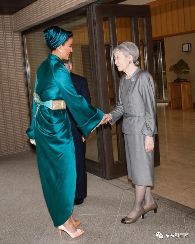 扶自己儿子当元首，独霸老公真爱，卡塔尔太后的手腕小说也不敢写