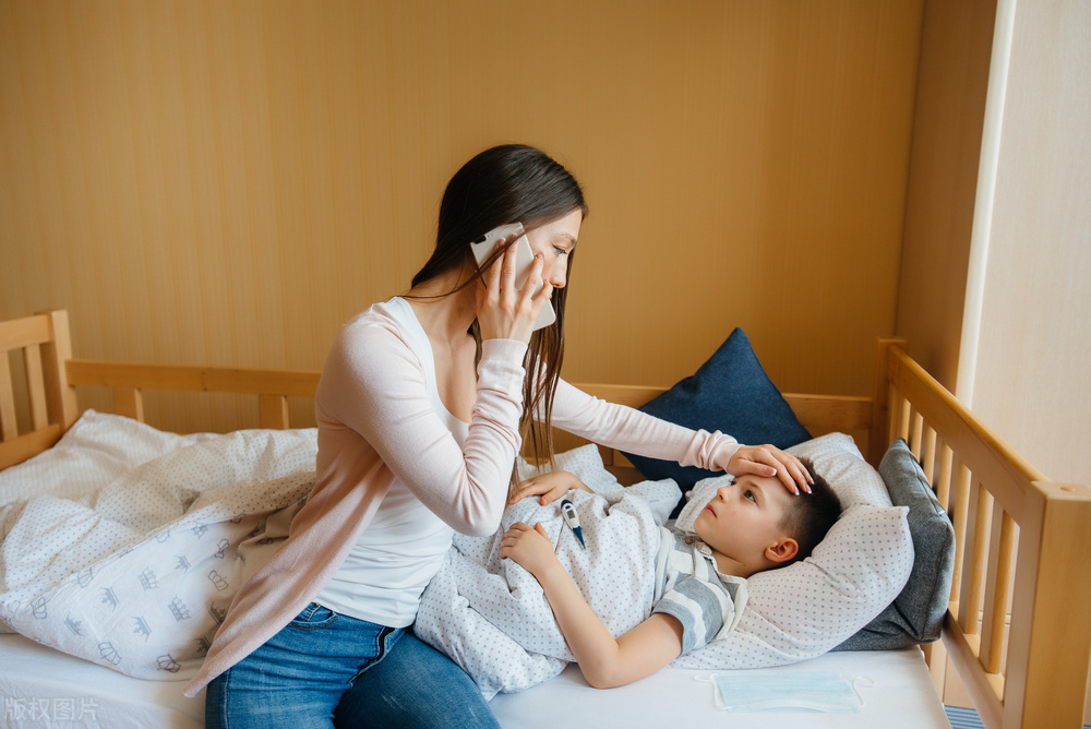 孩子发烧抽搐家长千万不要这样做,孩子发烧千万不要用冰枕和冷毛巾