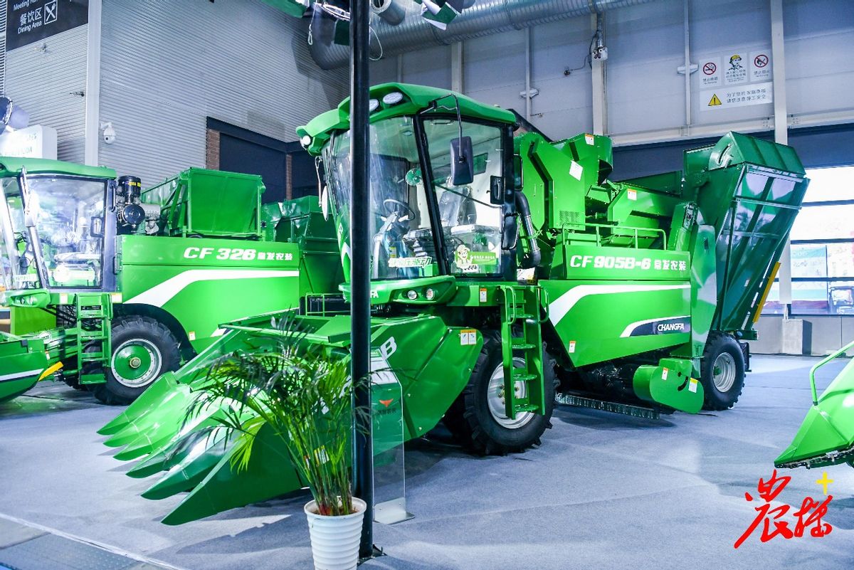 玉米收获机厂家地址,玉米收获机销售排行