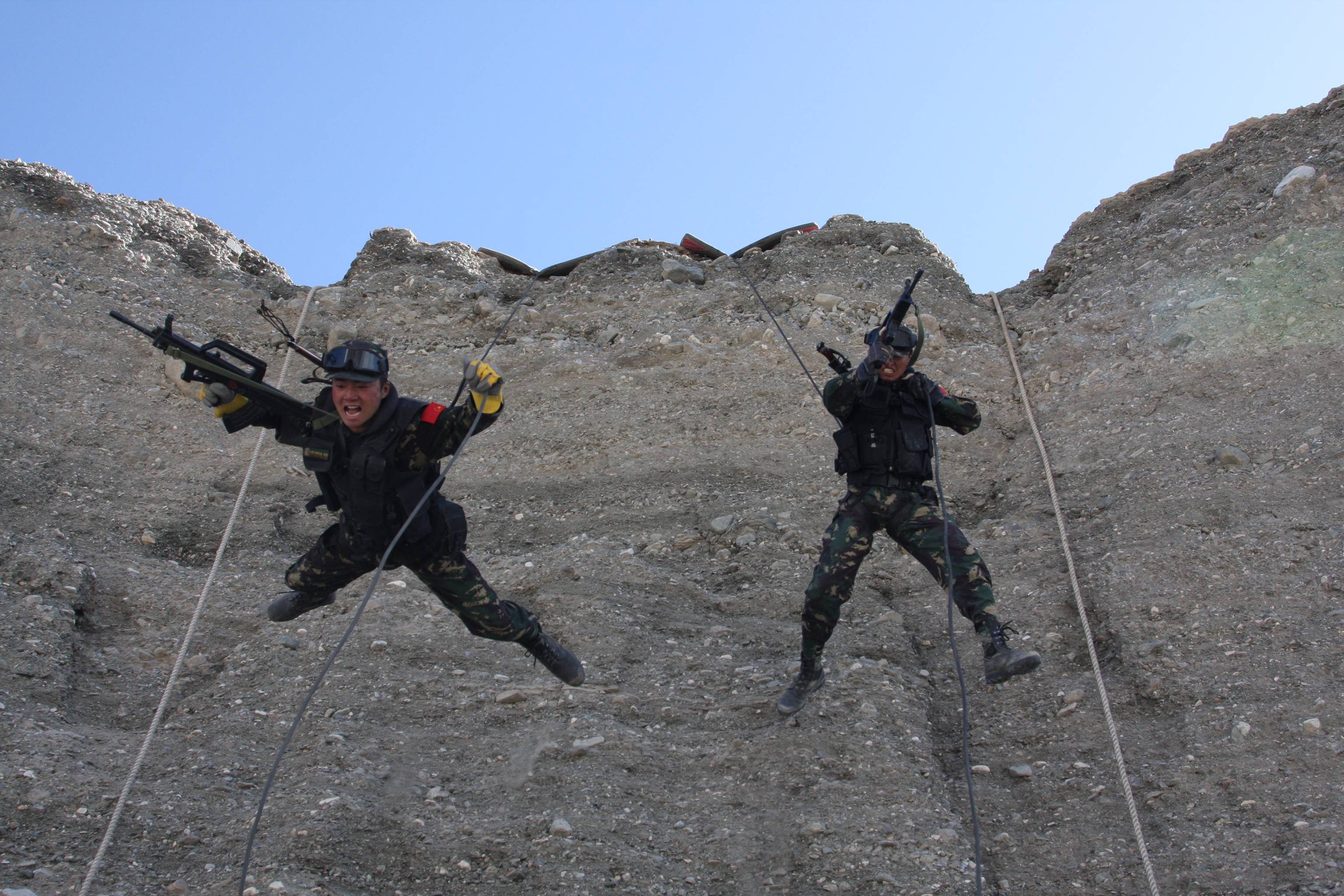 建军95周年陆军特种兵,庆祝解放军建军95周年记者采访