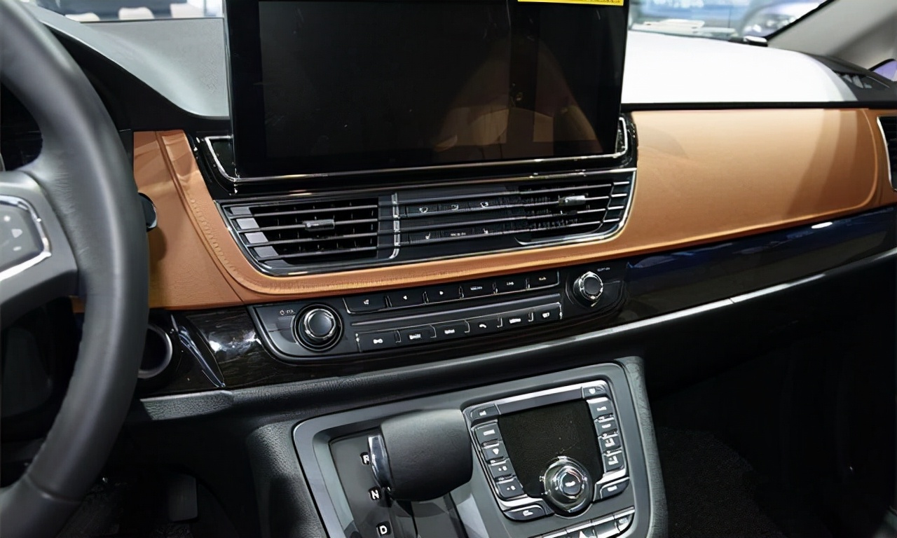 上汽大通跟gl8,gl8和上汽大通