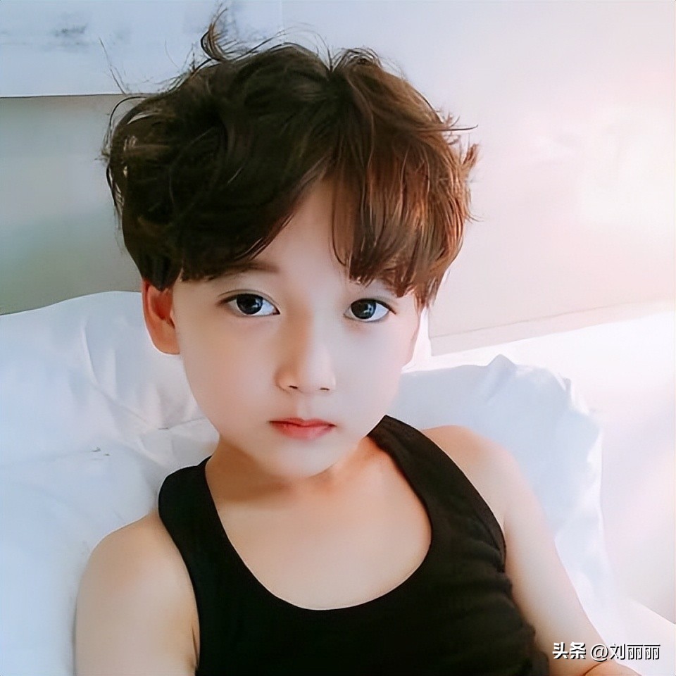 小男孩发型图片帅气寸头,小男孩发型图片帅气潮流休闲