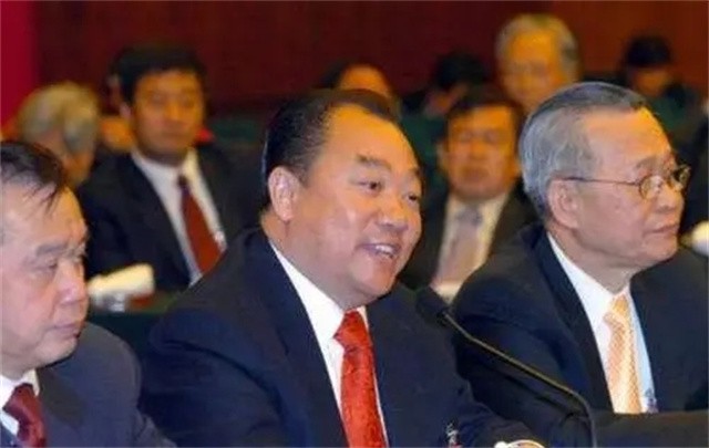 百亿富豪朱树豪：患癌坚持工作，带着氧气瓶看项目，去世留260亿