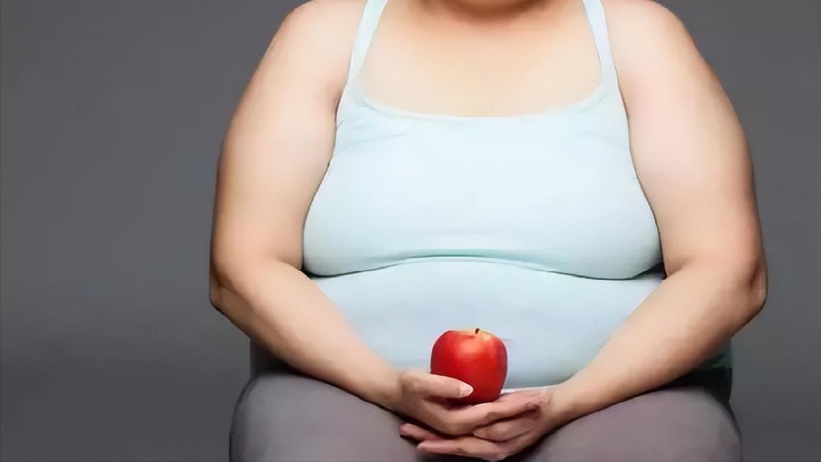 为什么银饰戴着手会变黑,银饰能帮人体排出毒素