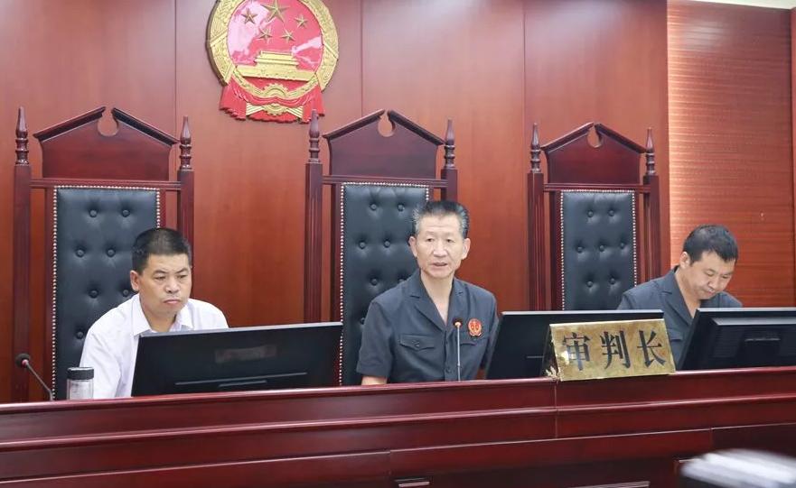 共犯的处罚根据共犯独立性,比较共犯从属理论和共犯独立理论