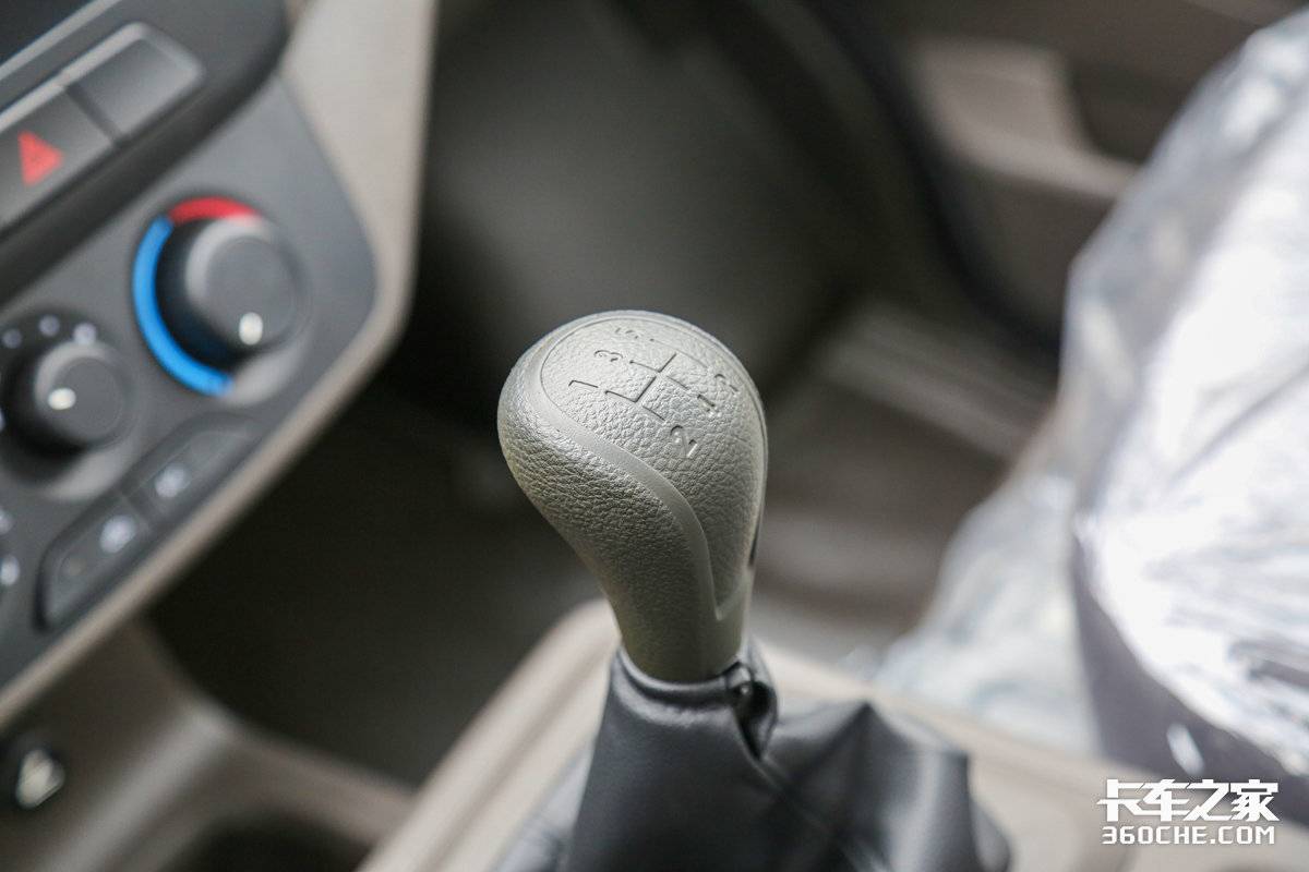 五菱荣光新卡1.5高配,五菱荣光新卡1.8l发动机线路图