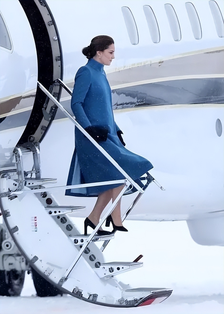 蓝色穿出秋冬高级感,蓝色穿出春天的高级感