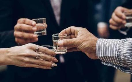 飞天茅台在国外价格,飞天茅台国内和国外价格