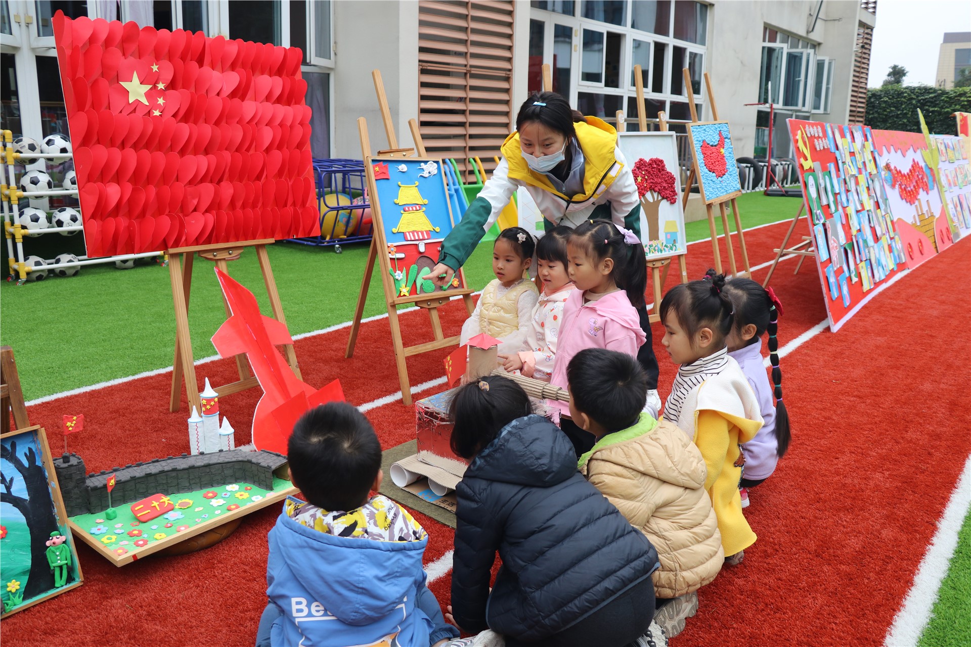 社区童心向党儿童手绘画活动,童心永向党的绘画