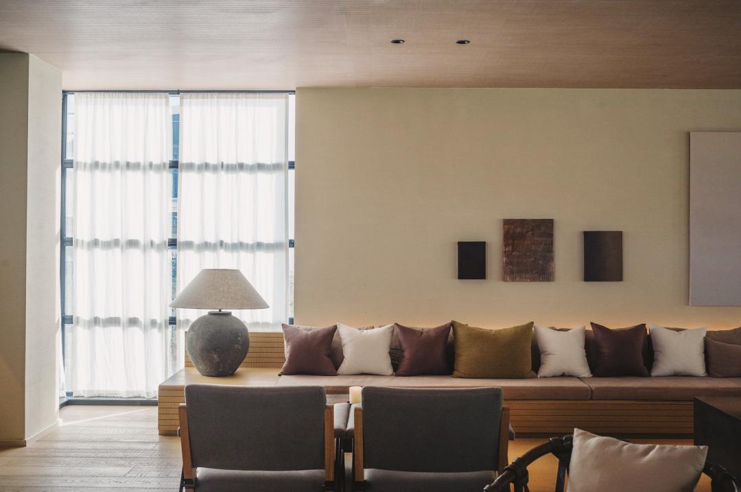 三亚沙滩和碧海蓝天,三亚有清澈的海水和美丽的沙滩